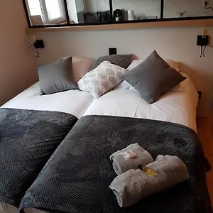 https://studio-26-m2-tout-quip.hotels-rhonealpes.com